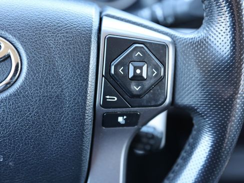 Used 2017 Toyota Tacoma SR5 w/ Tow Package image 39