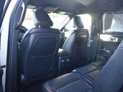 Used 2020 Ford Explorer Limited image 9