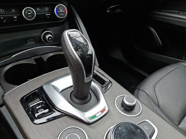 Used 2021 Alfa Romeo Stelvio Ti w/ Active Assist 2 Package TI AWD/4WD image 16