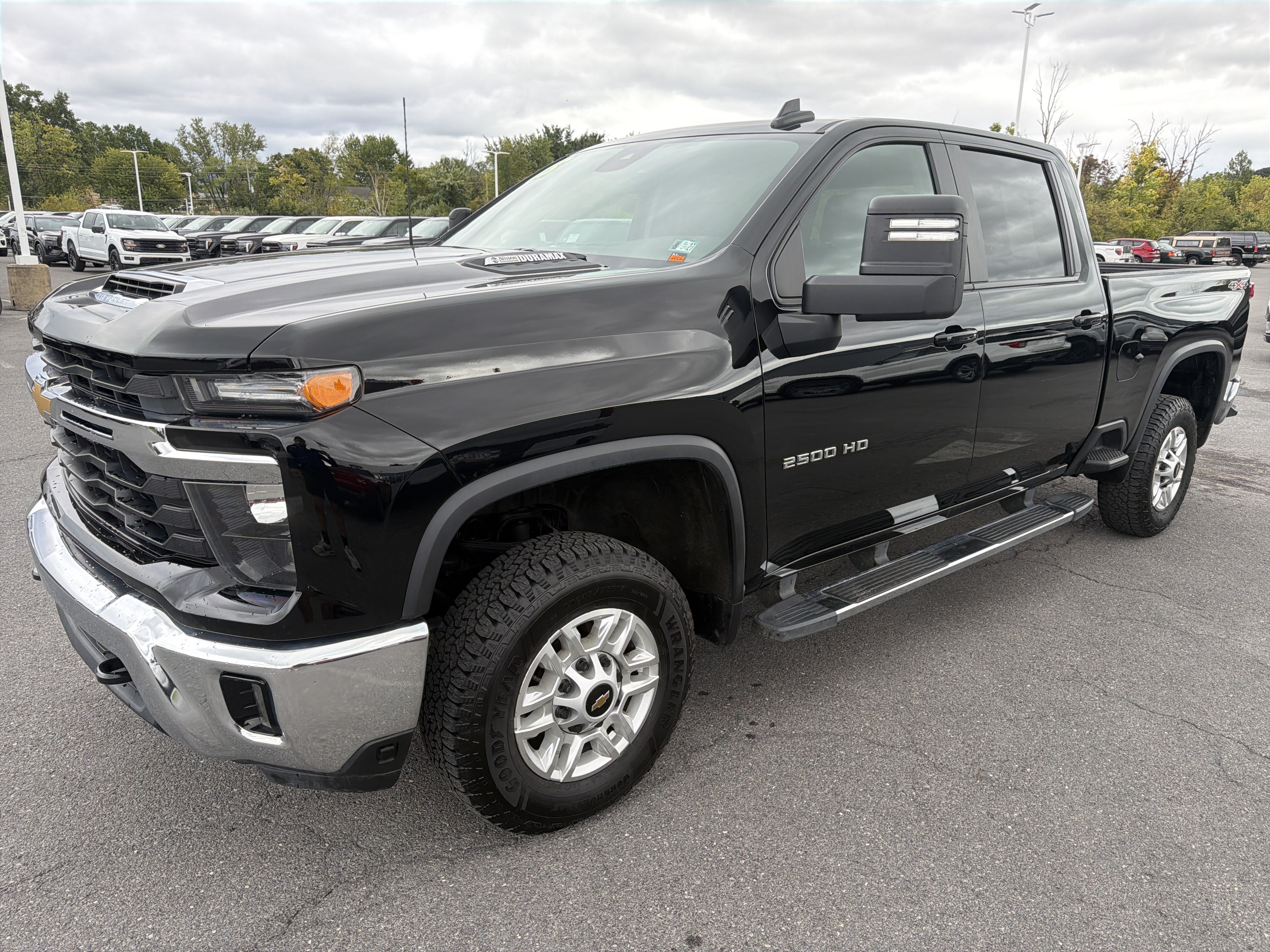 Used 2025 Chevrolet Silverado 2500 LT w/ Convenience Package AWD/4WD image 13