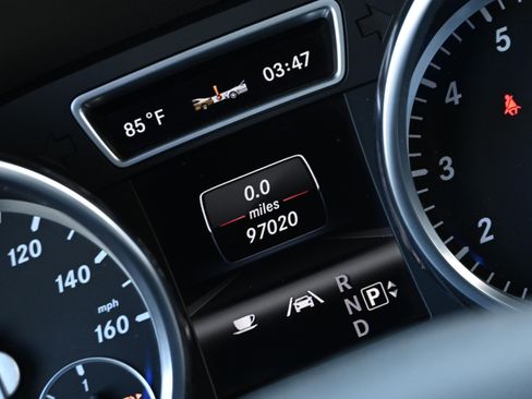 Used 2013 Mercedes-Benz GL 550 4MATIC image 24