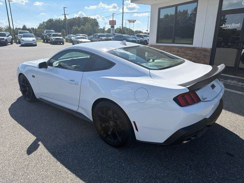 Used 2024 Ford Mustang GT Premium RWD image 7