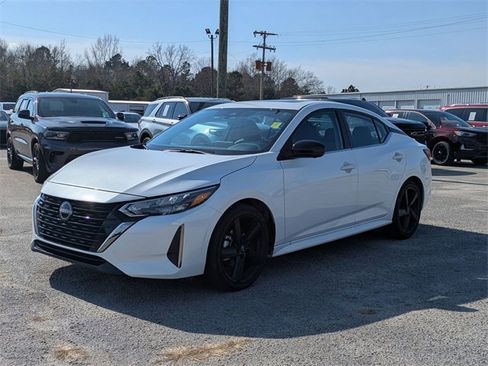 Used 2025 Nissan Sentra SR w/ SR Premium Package image 7