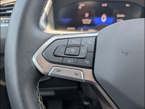 Certified 2023 Volkswagen Tiguan SE FWD image 13