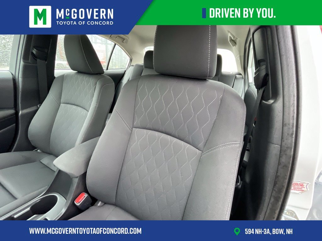 Used 2025 Toyota Corolla LE FWD image 21