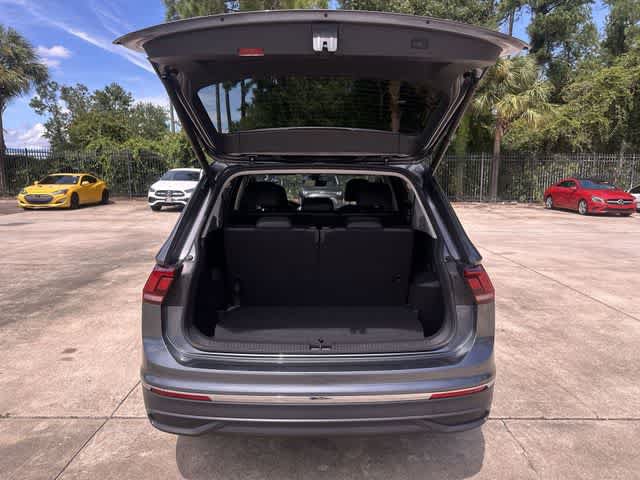 Used 2024 Volkswagen Tiguan SE FWD image 33