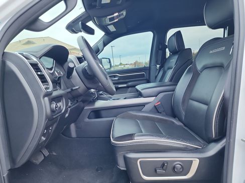 Used 2025 RAM 1500 Laramie image 10