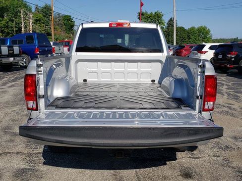 Used 2019 RAM 1500 Express AWD/4WD image 9
