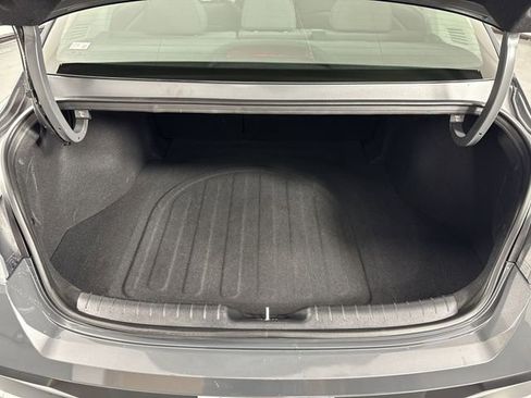 Used 2025 Hyundai Elantra SEL FWD image 34