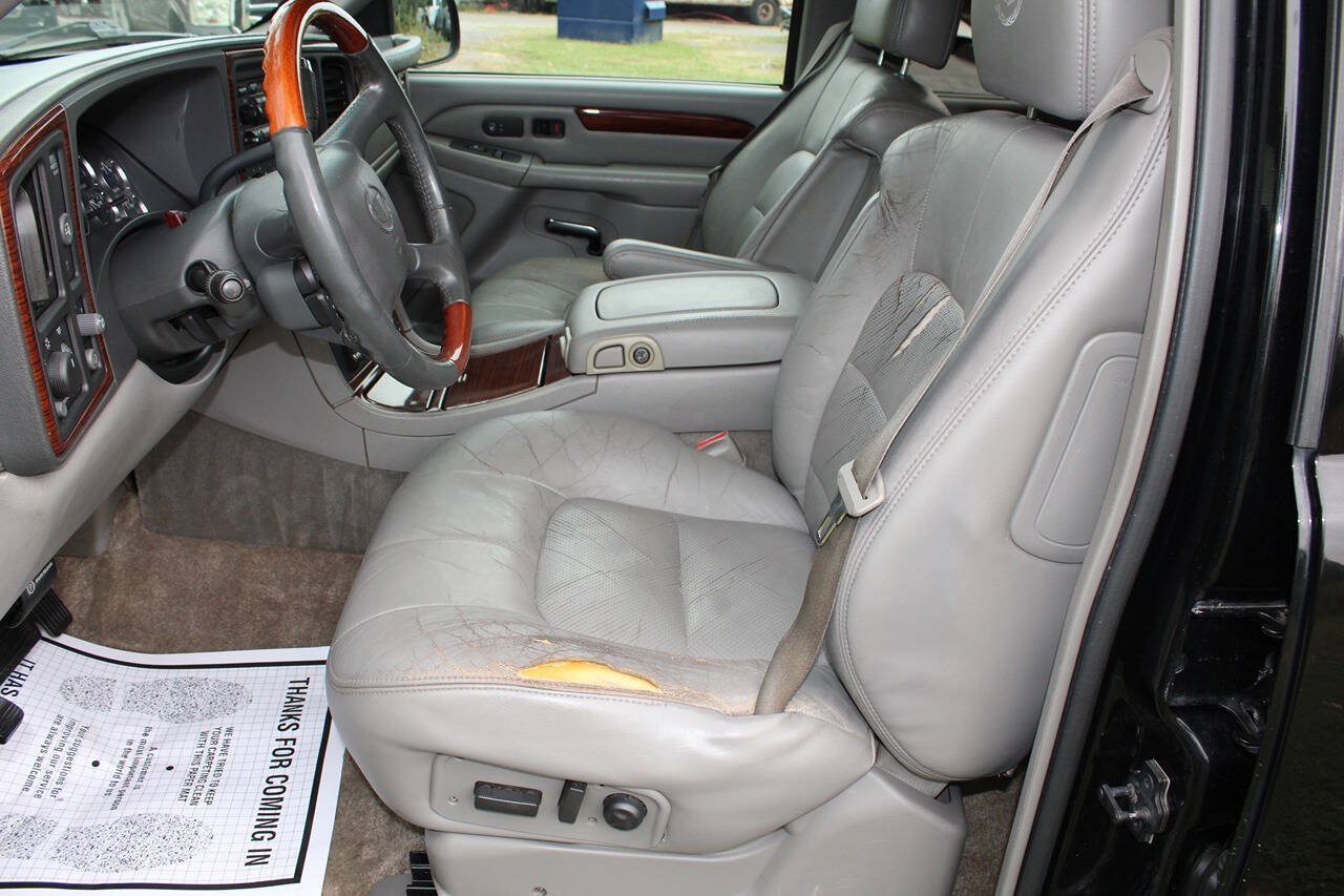 Used 2002 Cadillac Escalade AWD image 16
