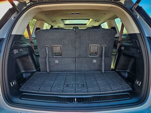 Certified 2024 Jeep Grand Cherokee L Limited image 37