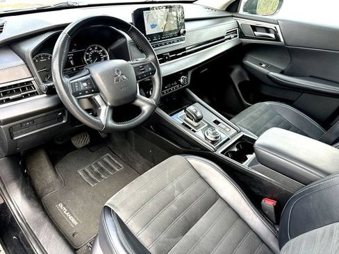 Used 2024 Mitsubishi Outlander SE Black Edition AWD/4WD image 13
