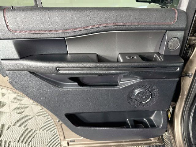 Used 2019 Ford Expedition Limited w/ Equipment Group 303A RWD image 21