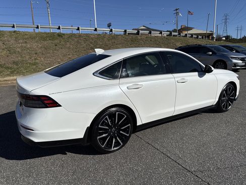 Certified 2024 Honda Accord Touring image 10