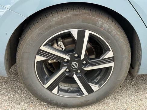 Used 2024 Nissan Sentra SV FWD image 14