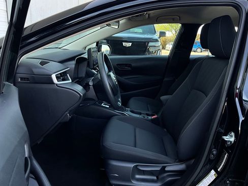 Used 2025 Toyota Corolla LE image 10