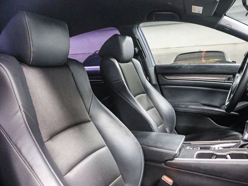 Used 2018 Honda Accord Sport image 17