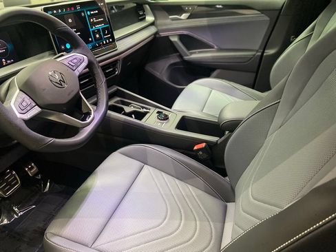 New 2026 Volkswagen Tiguan SE R-Line AWD/4WD image 4