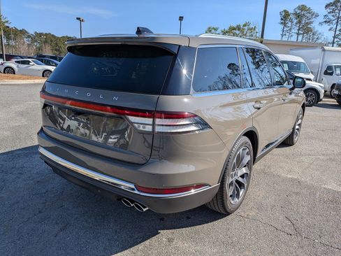 Certified 2025 Lincoln Aviator Reserve image 5