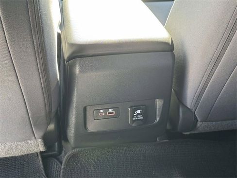 Used 2023 Nissan Frontier SV w/ SV Convenience Package image 9