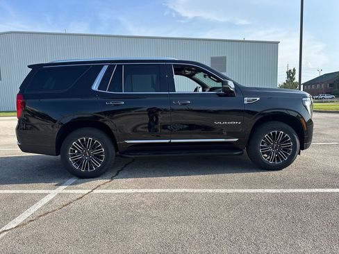 New 2026 GMC Yukon Elevation w/ Elevation Premium Package AWD/4WD image 8