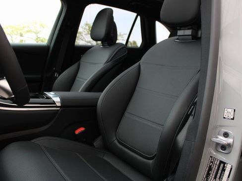 New 2025 Mercedes-Benz GLC 350e 4MATIC image 29