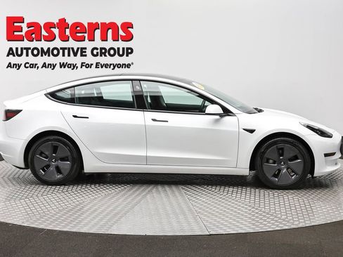 Used 2023 Tesla Model 3 Standard Range image 4