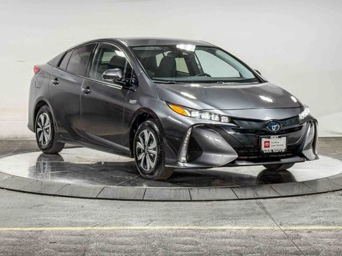 Certified 2019 Toyota Prius Prime Plus FWD image 6