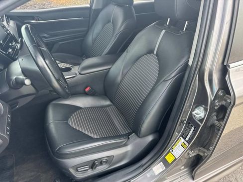 Used 2021 Toyota Camry SE image 30