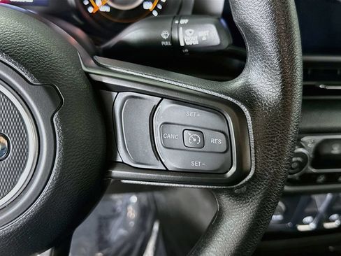 Used 2025 Jeep Wrangler Sport AWD/4WD image 20