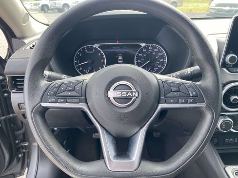 Used 2025 Nissan Sentra SV FWD image 18