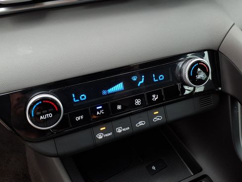 Certified 2025 Hyundai Elantra Sport FWD image 22
