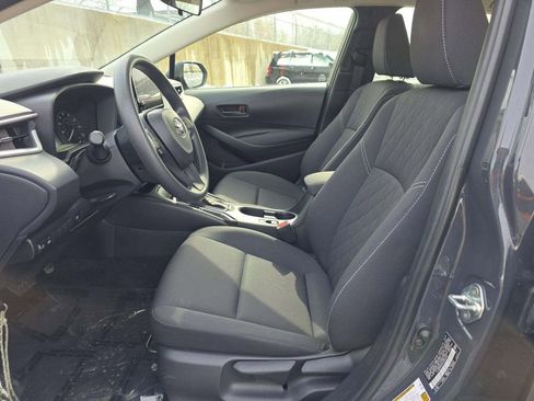 Used 2024 Toyota Corolla LE image 3