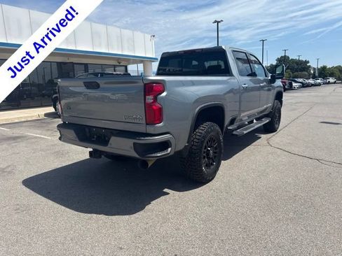 Used 2024 Chevrolet Silverado 2500 High Country w/ High Country Premium Package AWD/4WD image 3