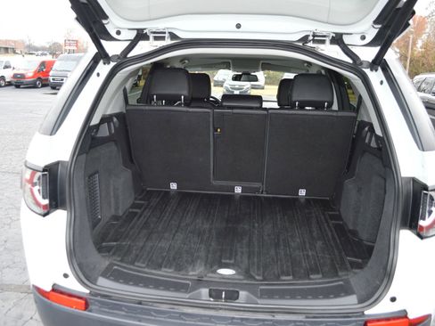 Used 2018 Land Rover Discovery Sport SE image 6