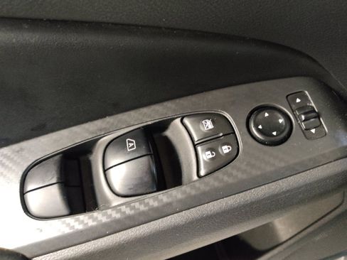 Used 2025 Nissan Altima 2.5 SV FWD image 27