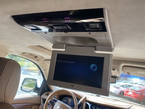 Used 2016 Cadillac Escalade ESV Platinum image 33