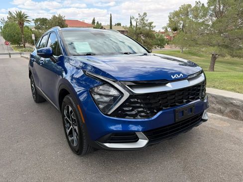 Used 2023 Kia Sportage EX AWD/4WD image 7