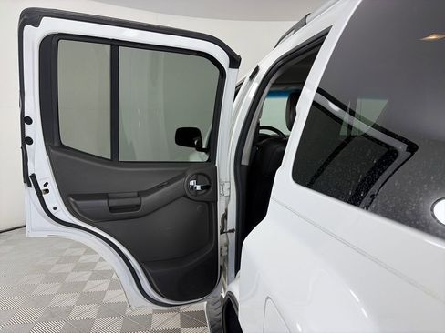 Used 2012 Nissan Xterra PRO-4X w/ Pro-4x Leather Pkg image 12