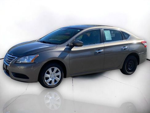 Used 2015 Nissan Sentra SV image 2