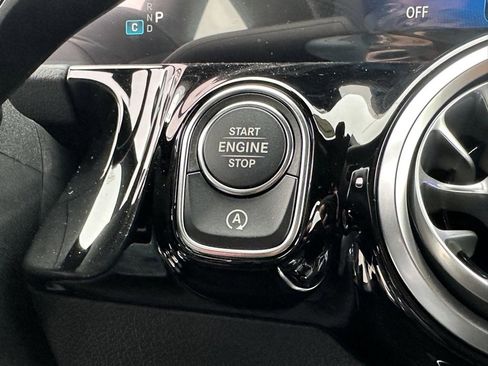 Used 2024 Mercedes-Benz GLA 35 AMG 4MATIC image 24