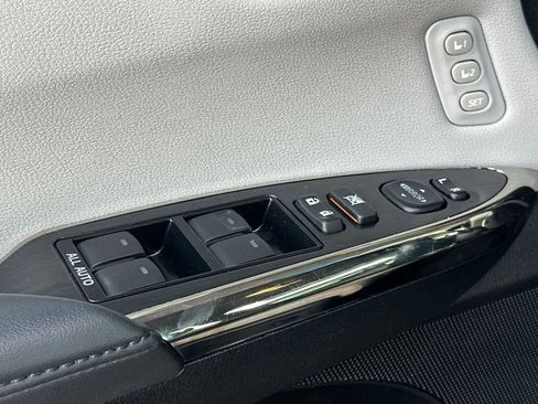 Used 2017 Toyota Avalon Limited w/ All Weather Liner Package image 13