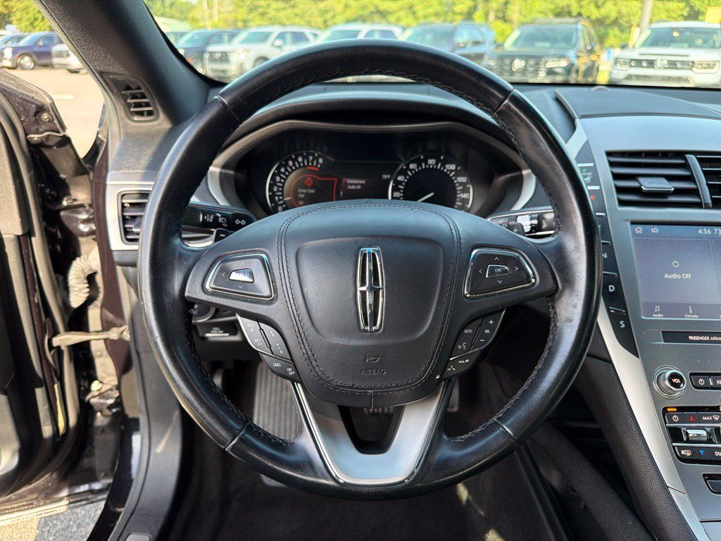Used 2020 Lincoln MKZ FWD image 13