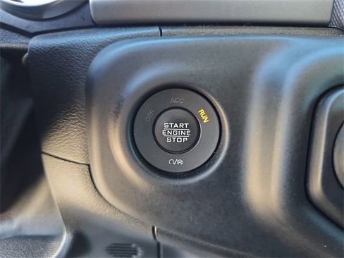 Used 2021 Jeep Gladiator Sport image 26