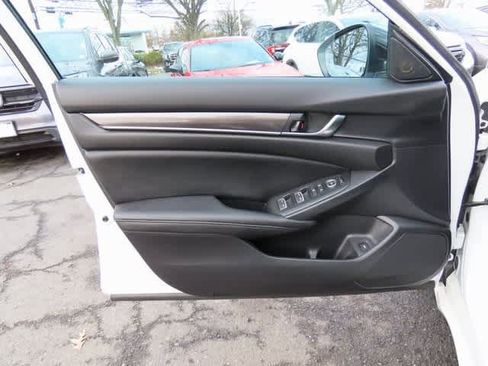 Used 2022 Honda Accord Sport image 15