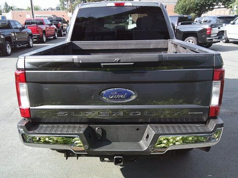 Used 2017 Ford F250 XLT w/ XLT Value Package AWD/4WD image 4