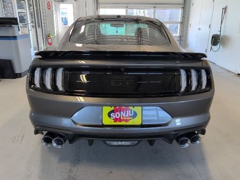 Used 2018 Ford Mustang GT Premium w/ GT Performance Package RWD image 4