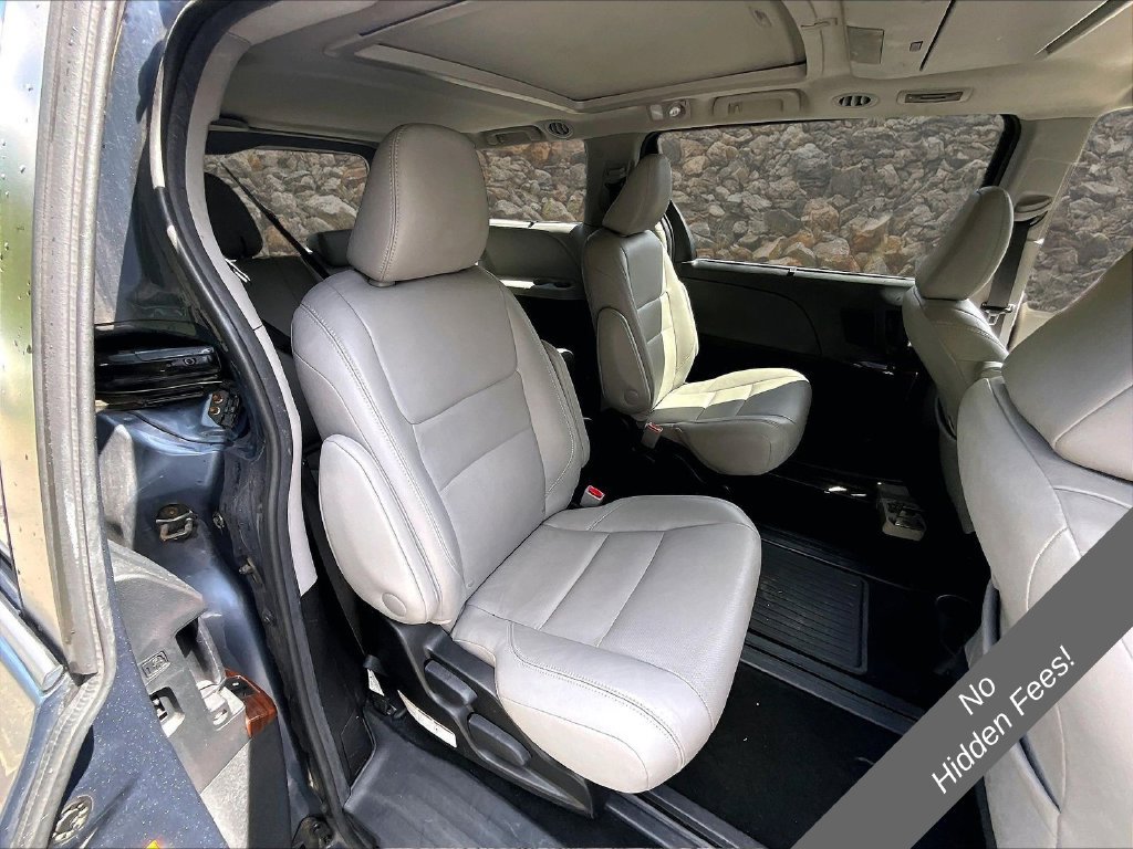 Used 2017 Toyota Sienna Limited Premium AWD/4WD image 24