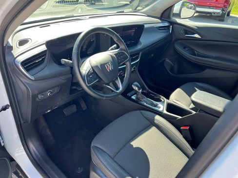 Used 2025 Buick Encore GX Preferred AWD/4WD image 10
