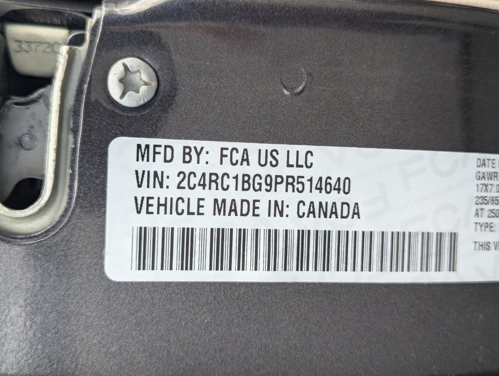 Used 2023 Chrysler Pacifica Touring-L FWD image 37